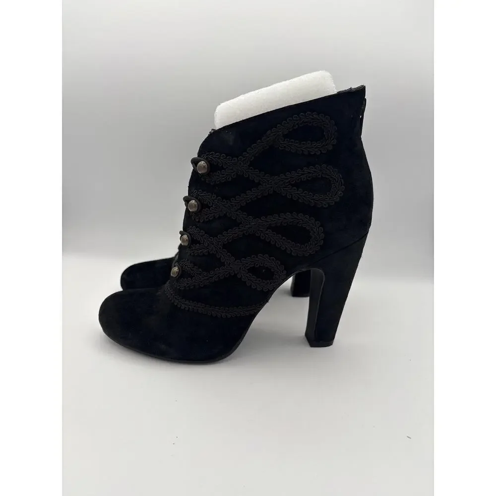 Women’s Seychelles Size 9 Black Suede Heeled Ankle Boots w/ Embroidery.